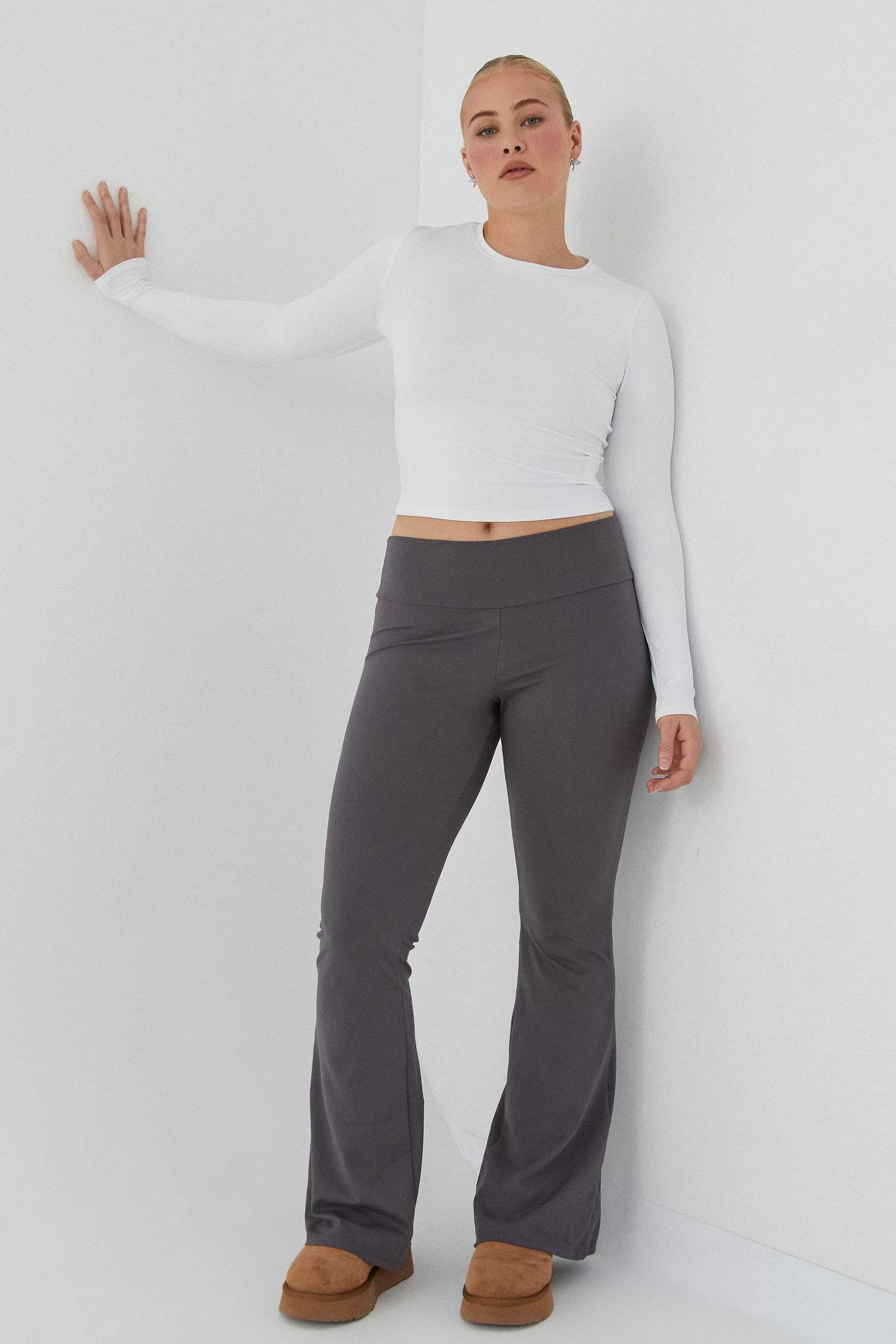 Supre Active Flare Pant<Women Pants